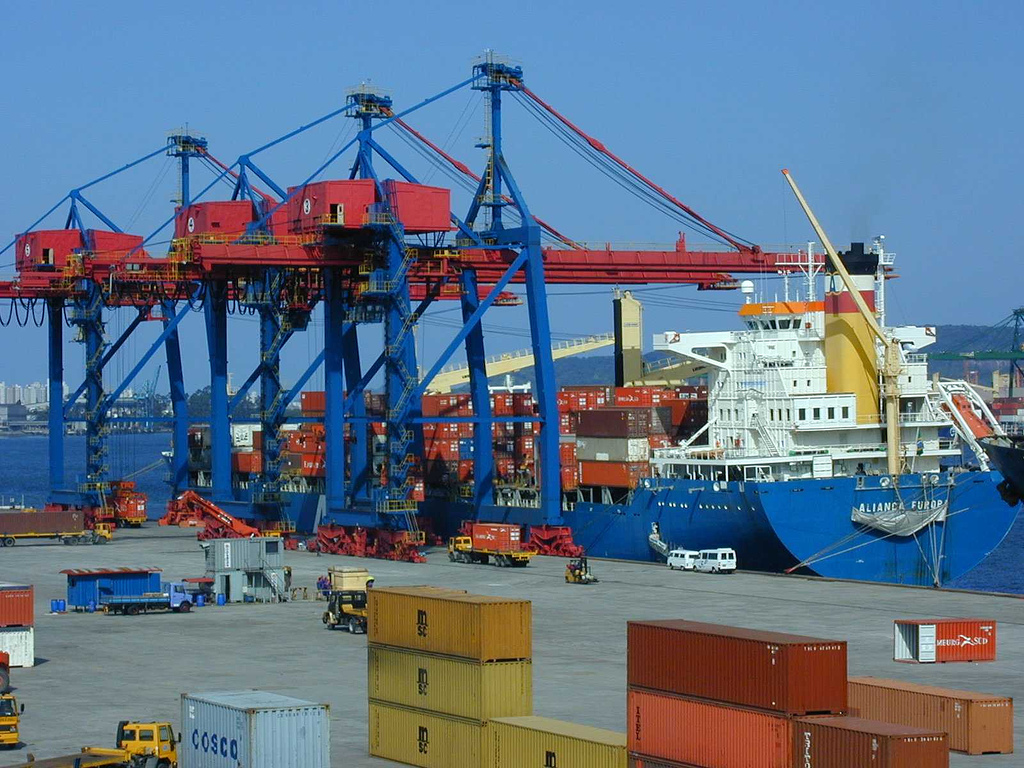 Vista do terminal de contêineres do Porto de Santos em 1999